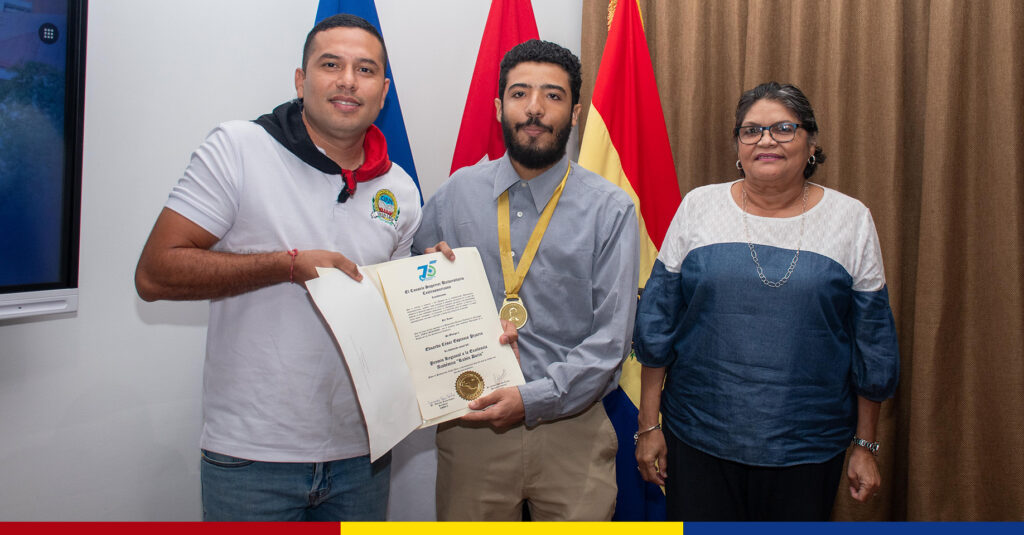 UNAN-León premio a la excelencia académica